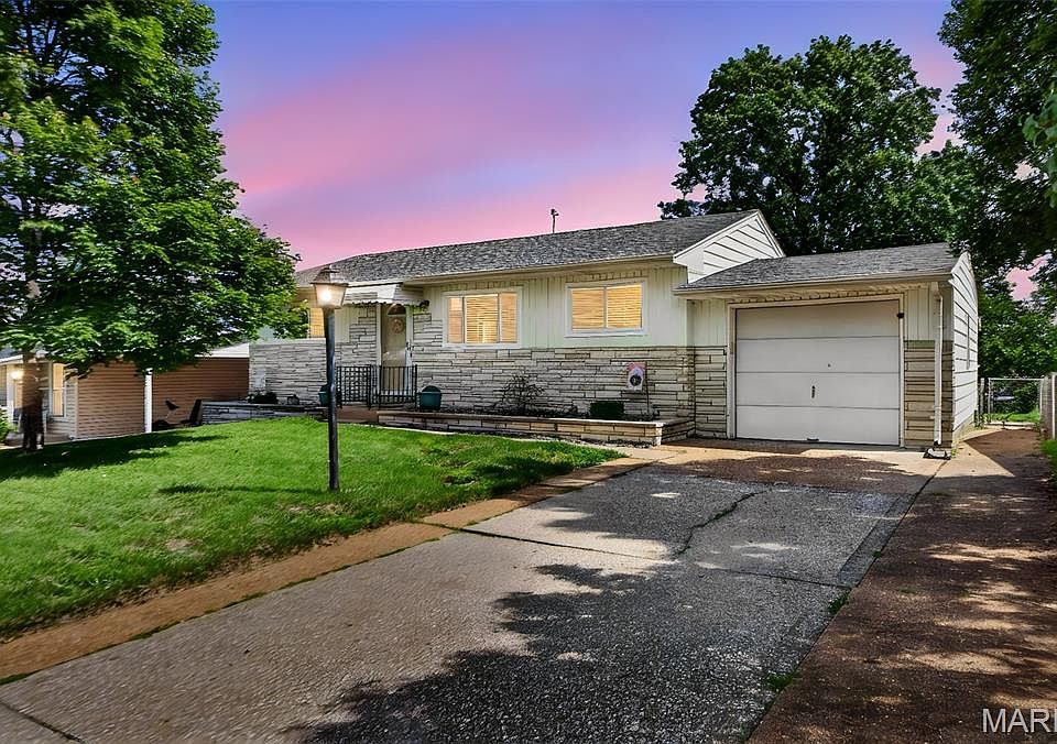 1st image of 209 Freeman Dr