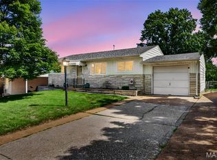 209 Freeman Dr, Saint Louis, MO 63129
