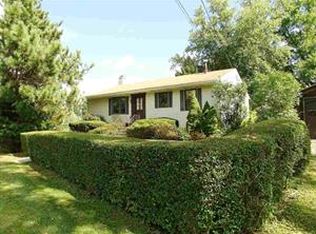 8 Mayfair Rd, Wynantskill, NY 12198