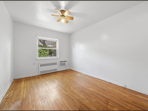 4th image of 2009 E 55th St Floor 1
