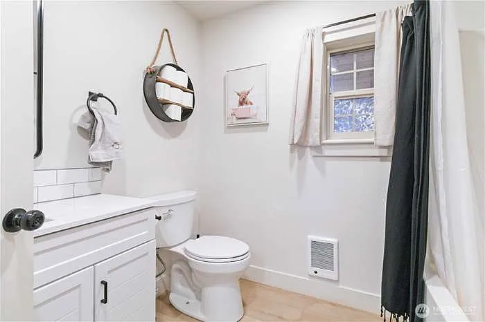 2405 Sunrise St — Photo 11