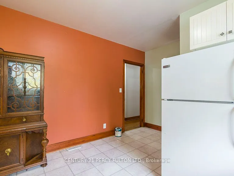 71 Prince Of Wales Dr #MAIN — Photo 5