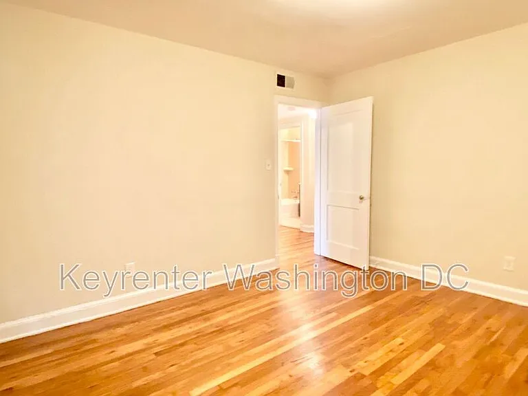 4615 Central Ave NE #B — Photo 12