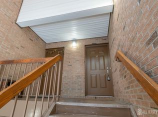 166 Hidden Hollow Ct, Edison, NJ 08820