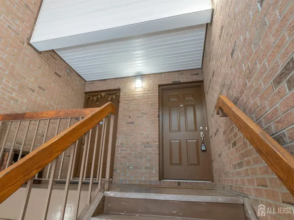 166 Hidden Hollow Ct, Edison, NJ 08820