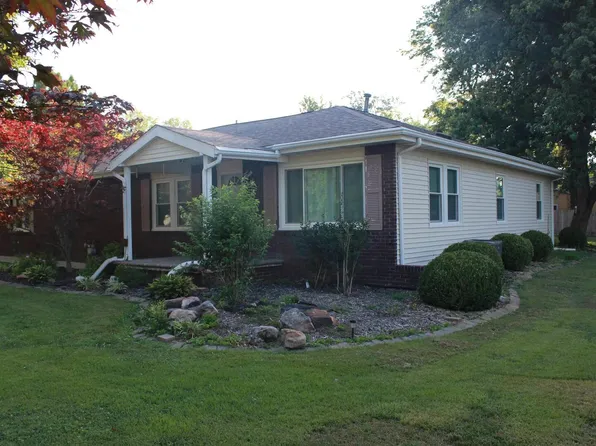 440 N Indiana Ave, Salem, IL 62881