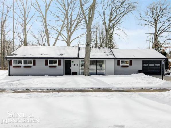 1115 17th St, Marysville, MI 48040