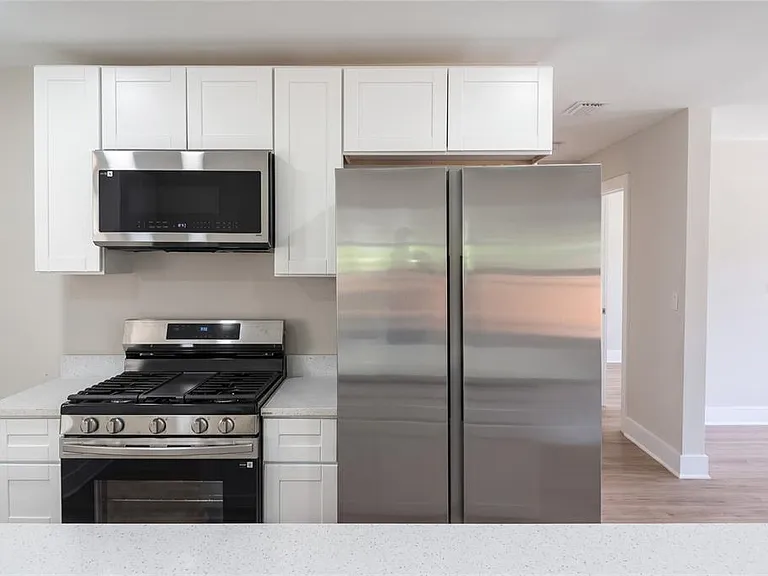 520 E Juanita St — Photo 9