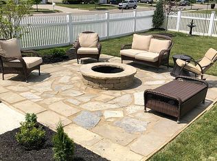 301 Ridgefield Dr, Delaware, OH 43015