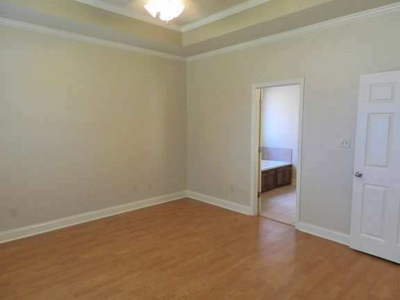 5th image of 121 Oakbend Dr