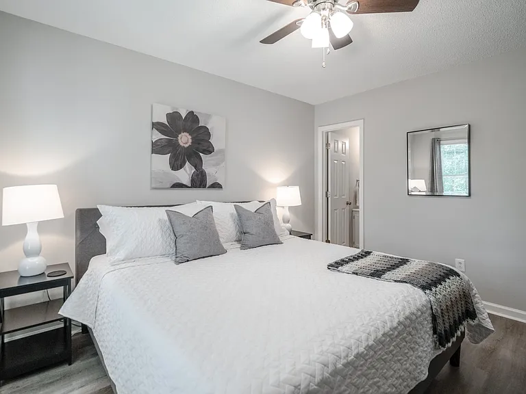 144 Lake Hollow Cir — Photo 12