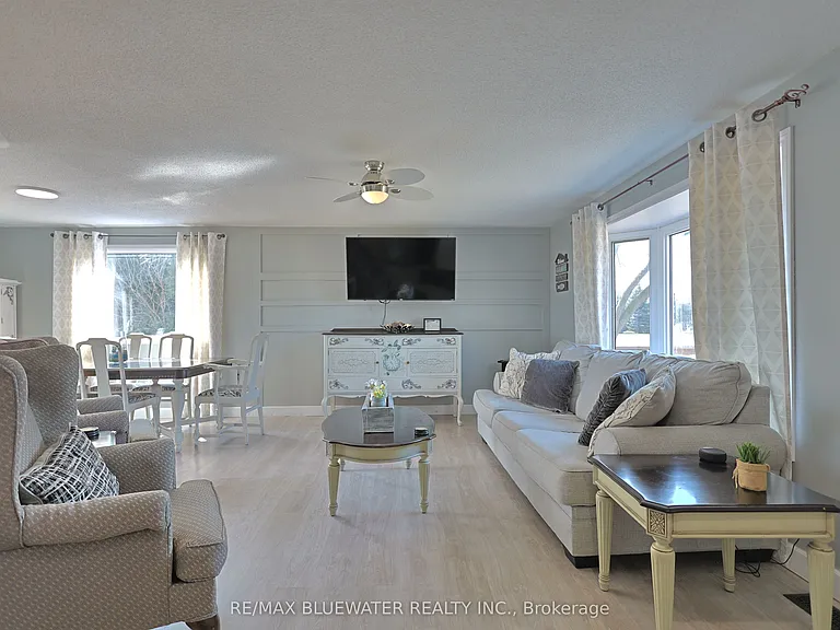 9897 Eric St — Photo 14