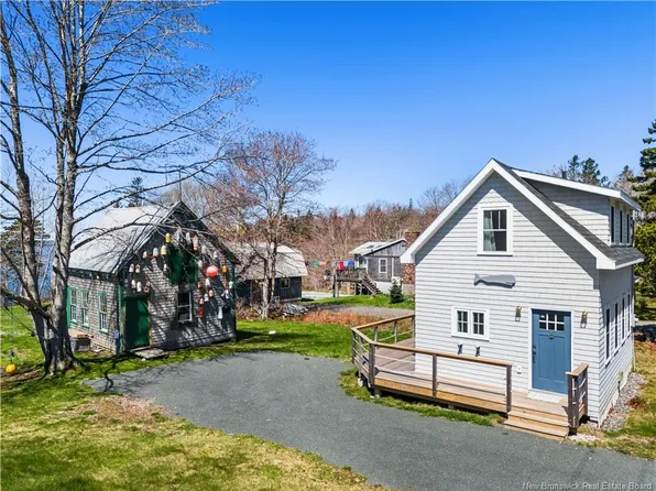 19 North Rd, Campobello Island, NB E5E 1B9