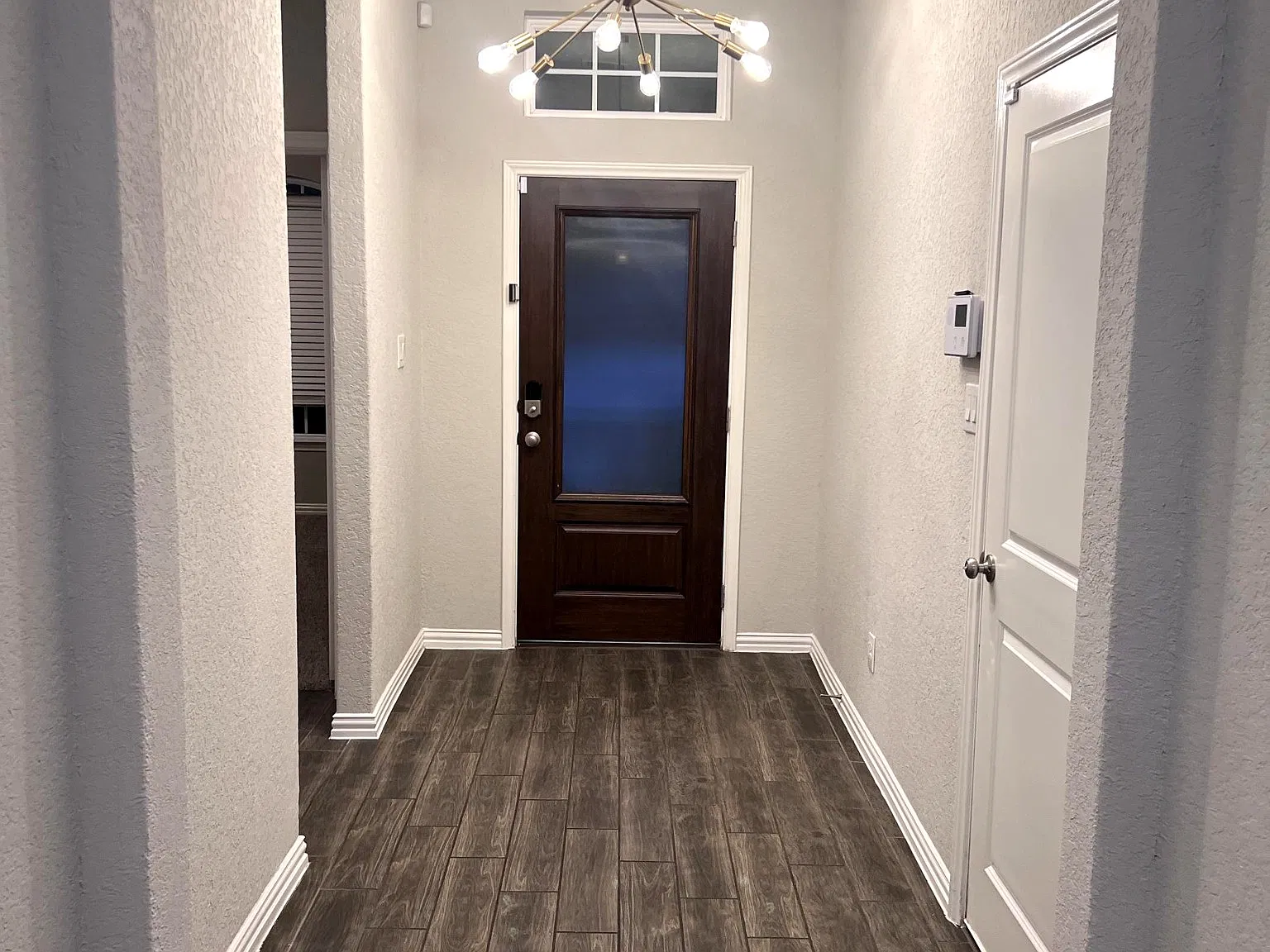 4 bed, 2226 sqft, $2,850 — Photo 2