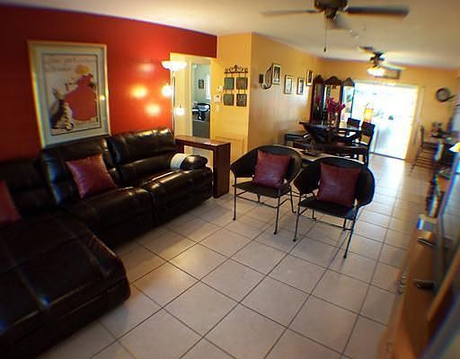 3rd image of 50 NE 48th Ct
