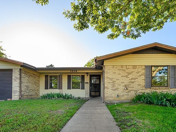 2nd image of 1214 Chippendale Dr