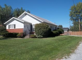 209 W Reed St, Benton, IL 62812