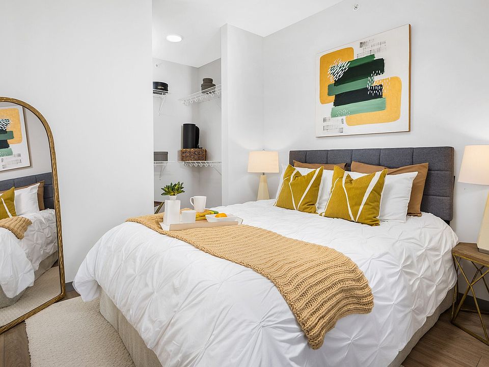 1st image of 511 S Damen Ave #2209