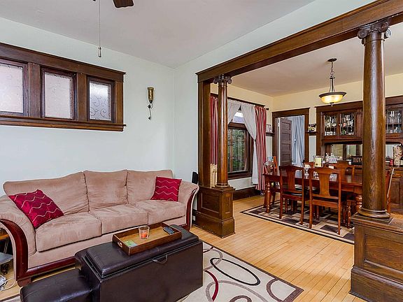 3rd image of 2625 Pillsbury Ave #102