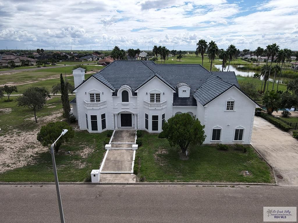 1009 Hacienda Del Sol