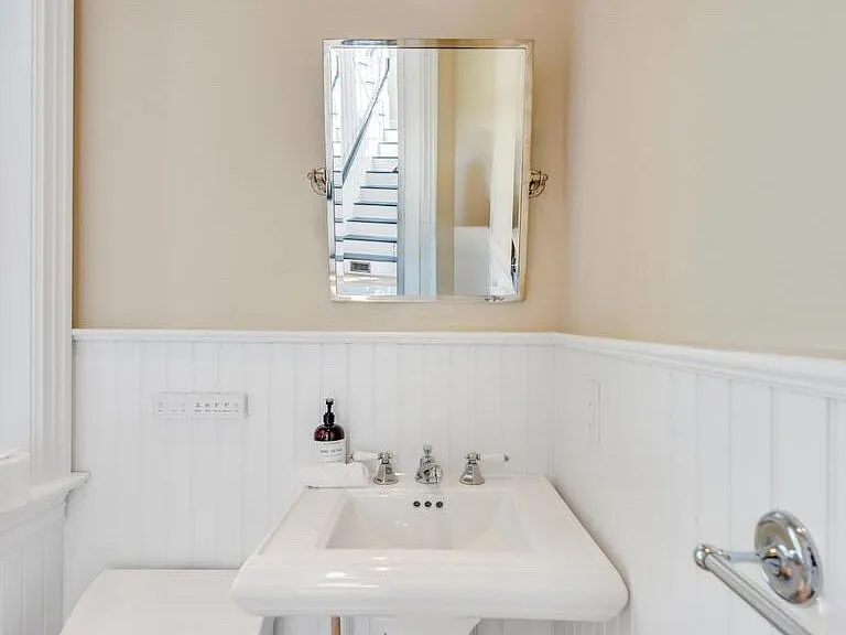 2244 Noyac Rd — Photo 43