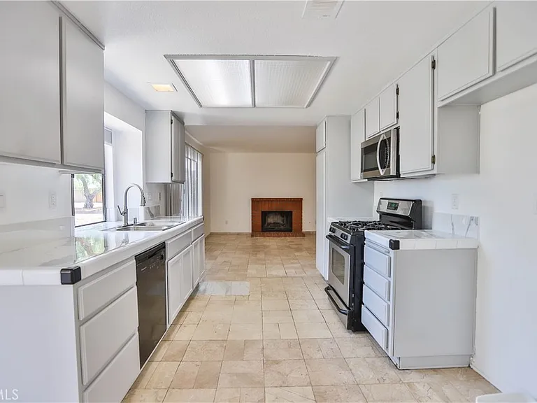 24307 Carman Ln — Photo 12