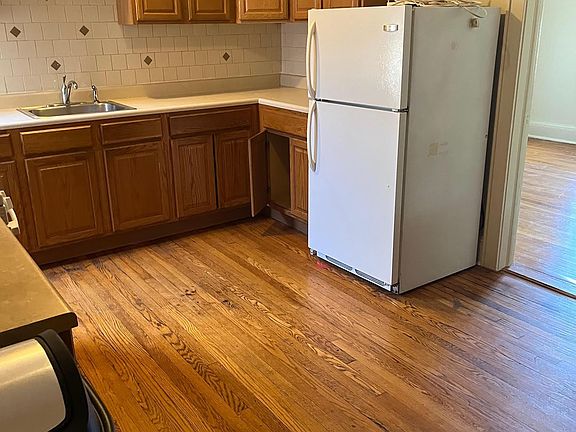 2nd image of 41 Atlantic Ave APT 2
