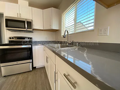 1301 Darwin St #B Photo 1