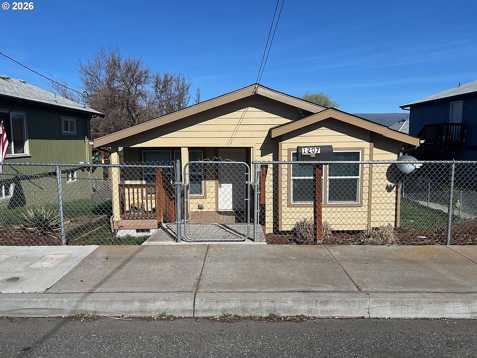 1st image of 1207 E 10th St