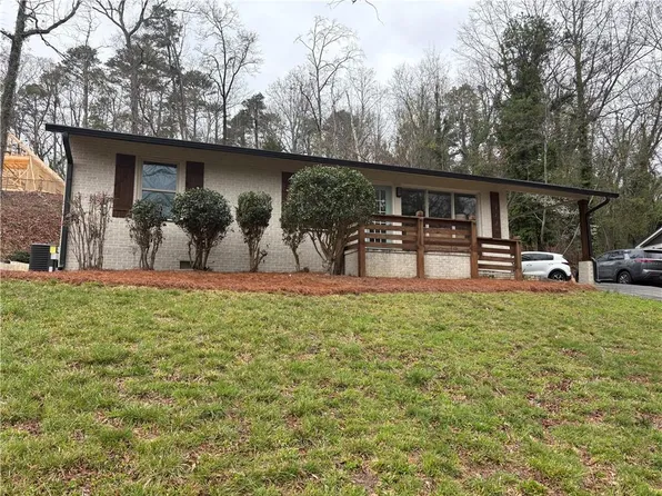 372 Oakland Dr, Gainesville, GA 30501