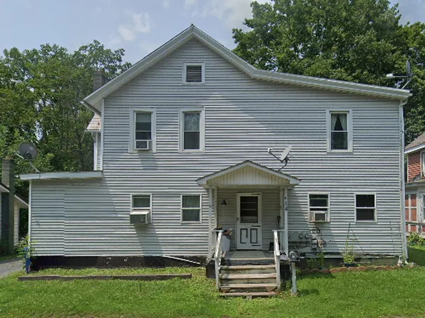 14 Lawrence Ave #1F, Coxsackie, NY 12051