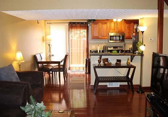 4th image of 5115 Singleton Dr