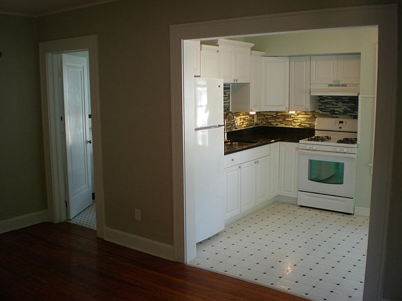 5th image of 151 9th Ave N