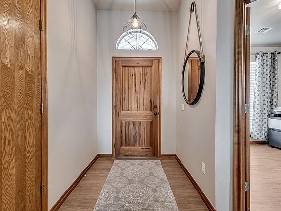 4th image of 1328 SW 121st St