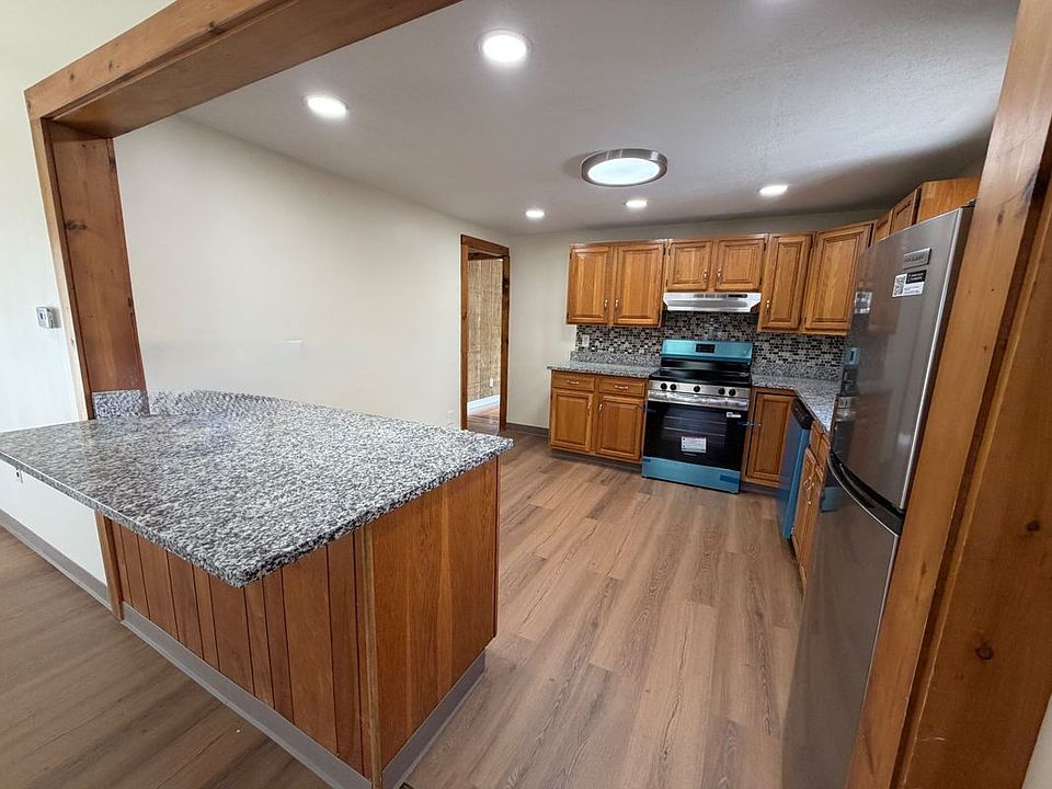 2nd image of 38 Pine St