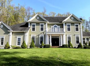 8 Appleby Farm Rd, Brookfield, CT 06804