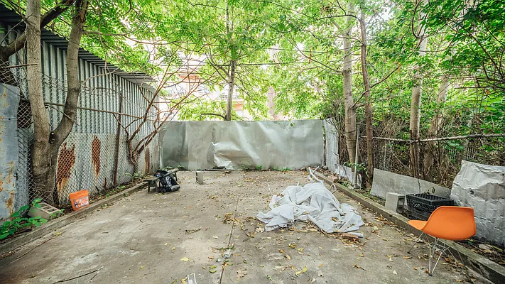 Rented by Nooklyn NYC LLC | media 51