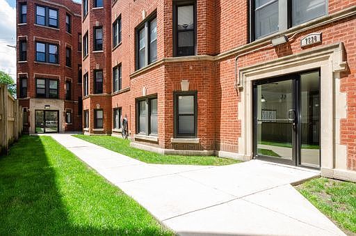 1st image of 7528 N Seeley Ave APT 104