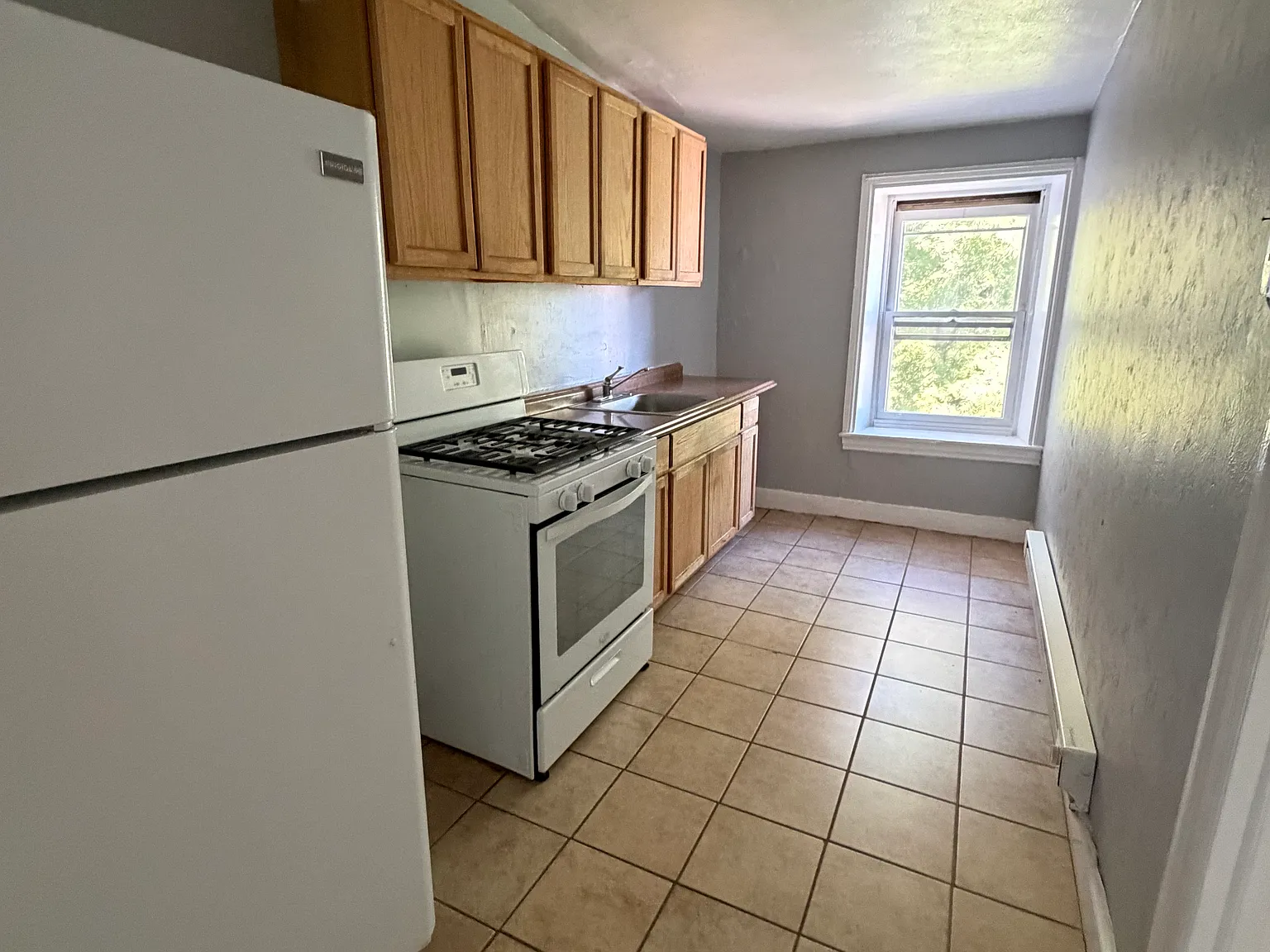 2 bed, 900 sqft, $1,100 — Photo 2