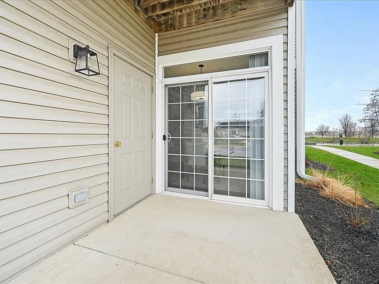 Farmington Lakes Apartments — Photo 28