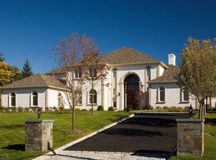 5 Windermere Ct, Livingston, NJ 07039