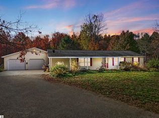 10423 W Rosted Rd, Lake City, MI 49651
