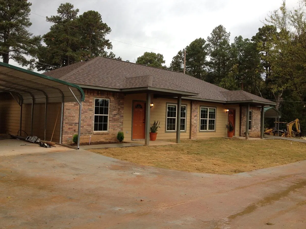 2 bed, 1000 sqft, $1,275 — Photo 1