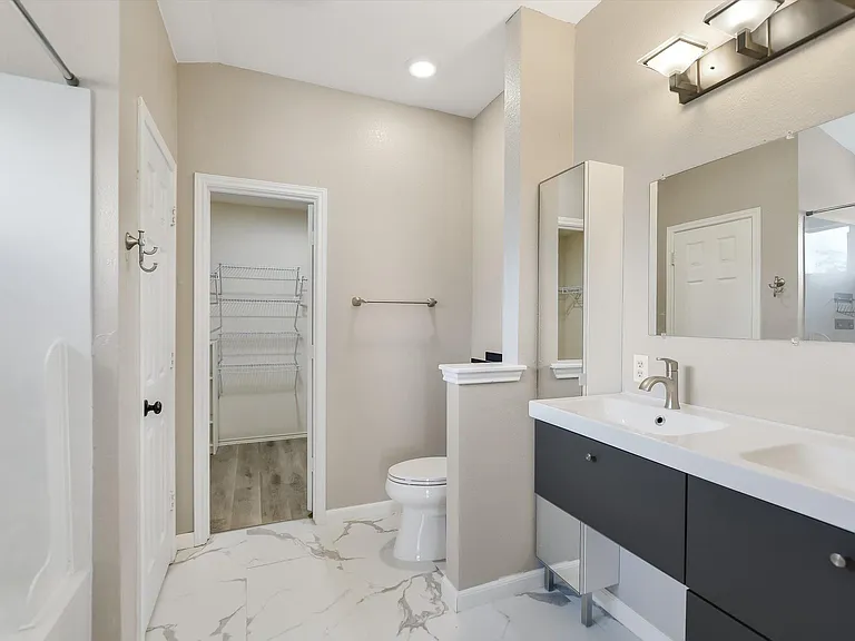 12816 Thomas Jefferson St — Photo 14