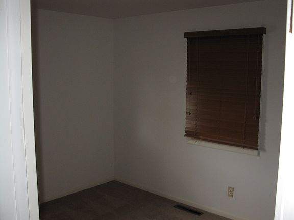 4th image of 157 Manor Dr