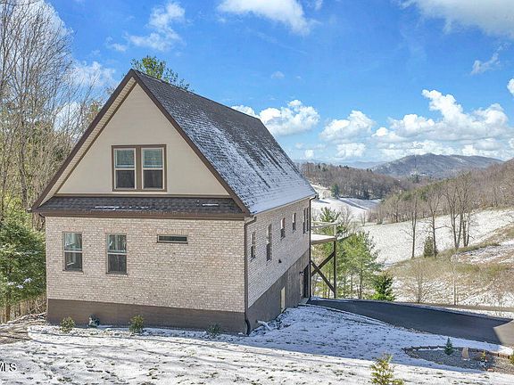 4th image of 550 Ridgeview Dr