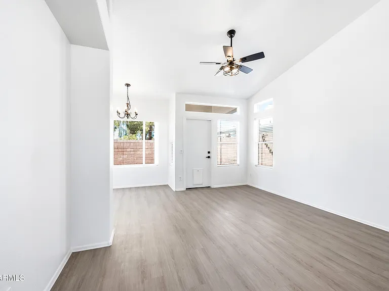 1540 E San Remo Ave — Photo 6