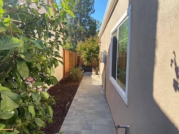 4th image of 2610 Toy Ln Unit A