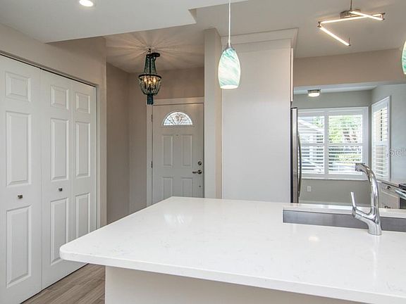 4th image of 4811 Bayshore Blvd Unit 104