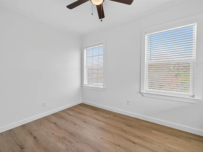 2202 Hutchins St #D — Photo 28